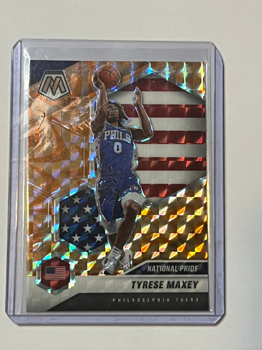 2020 PANINI ORANGE MOSAIC PRIZM NATIONAL PRIDE Tyrese Maxey
